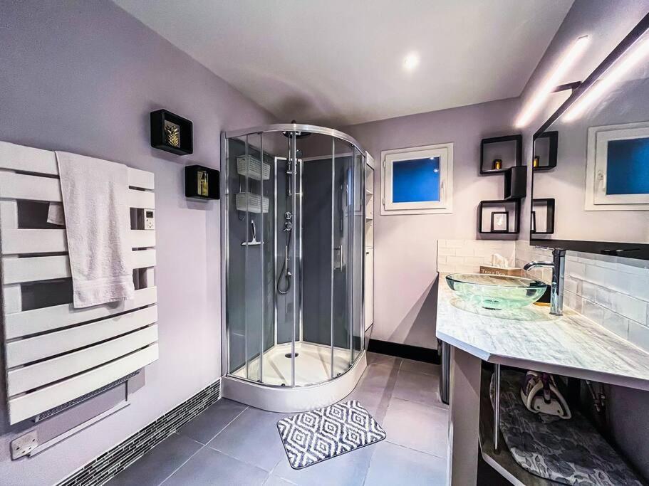 Le Loft • Spacieux • Fibre • Cour Exterieure Deols